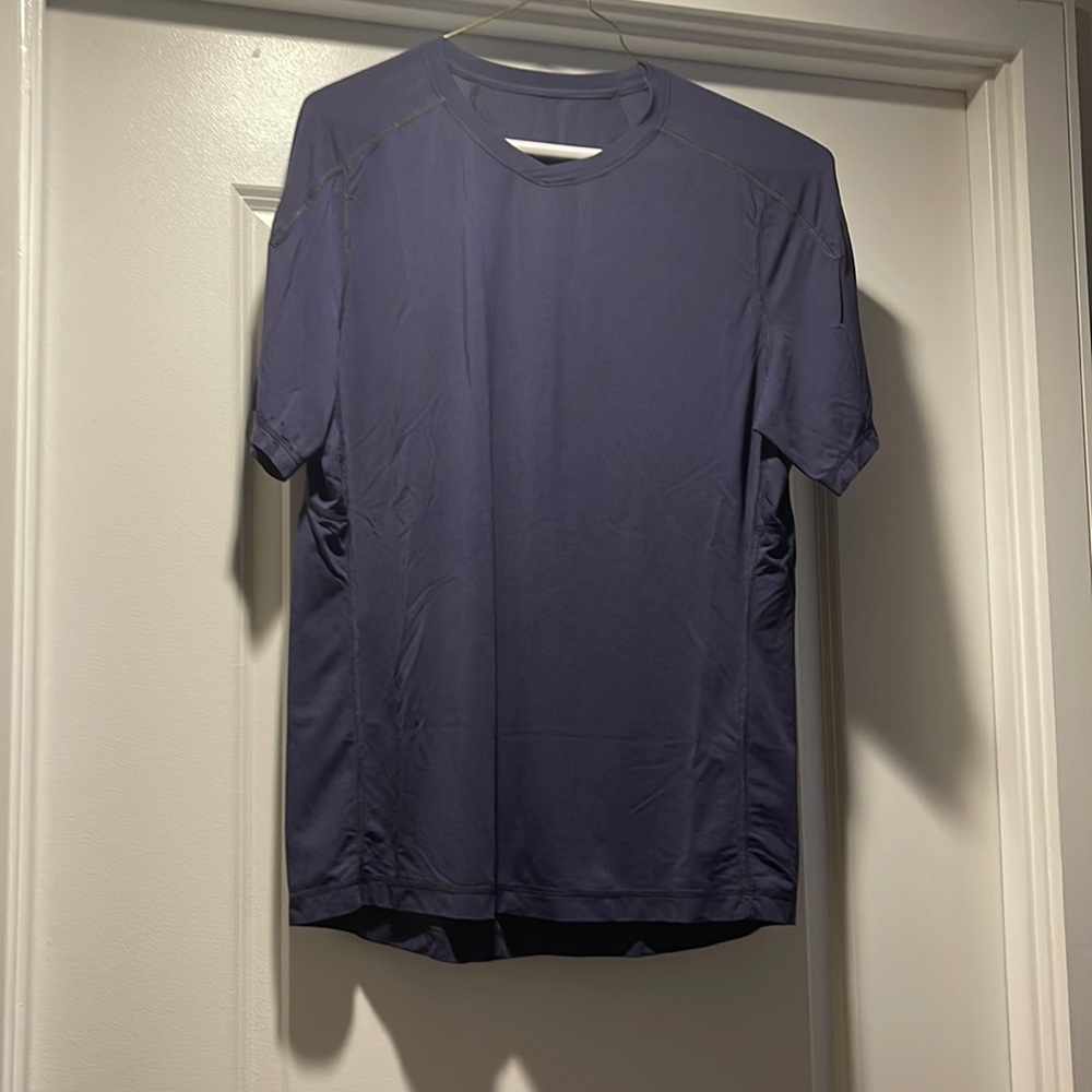 Lululemon mens gray shirt